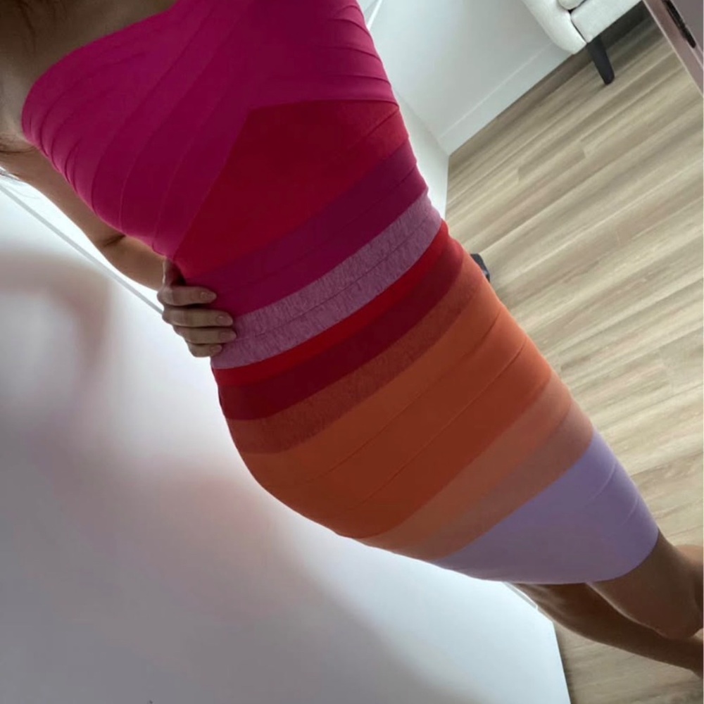 BÉBÉ BANDAGE DRESS - Picture 4 of 4